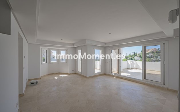 Resale - Apartment - Marbella - Nueva Andalucía