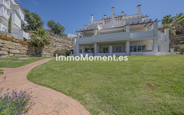 Resale - Apartment - Marbella - Nueva Andalucía