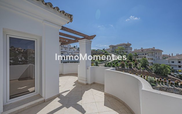 Resale - Apartment - Marbella - Nueva Andalucía