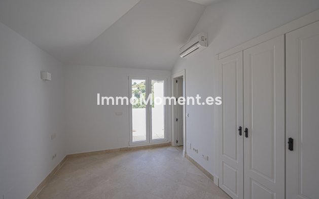 Resale - Apartment - Marbella - Nueva Andalucía