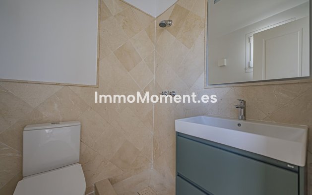 Resale - Apartment - Marbella - Nueva Andalucía