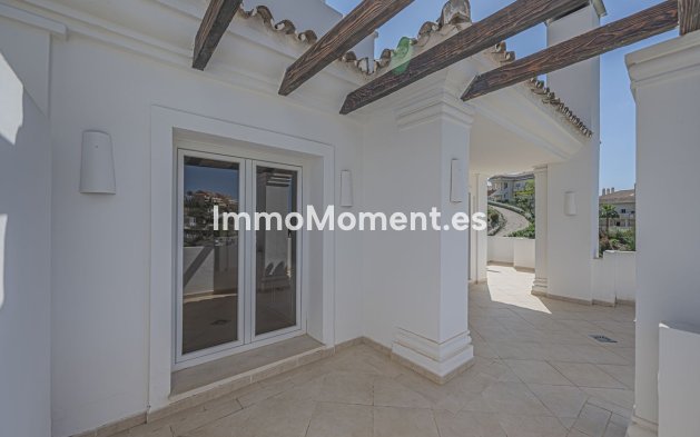 Resale - Apartment - Marbella - Nueva Andalucía