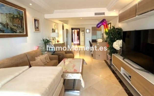 Resale - Apartment - Estepona - Estepona Centro