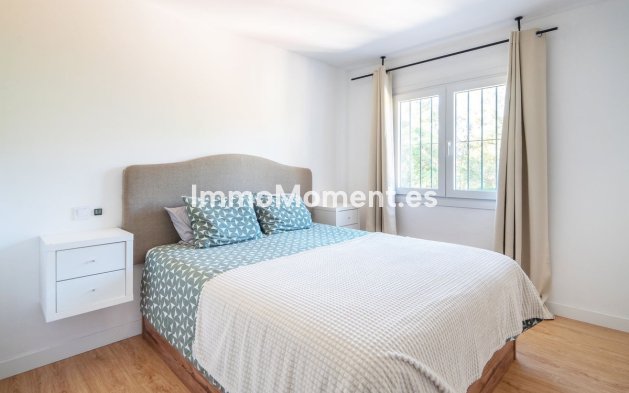 Resale - Townhouse - Estepona - Atalaya