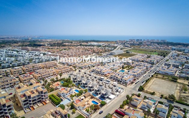 Reventa - Villa independiente - Orihuela - Punta Prima