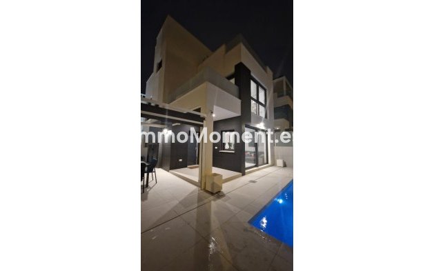 Reventa - Villa independiente - Orihuela - Punta Prima
