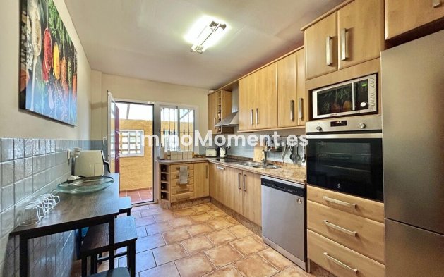 Resale - Detached villa - Estepona - Estepona Centro