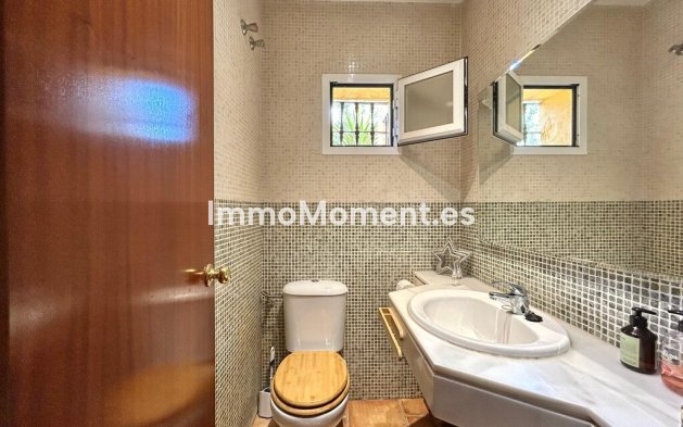 Resale - Detached villa - Estepona - Estepona Centro