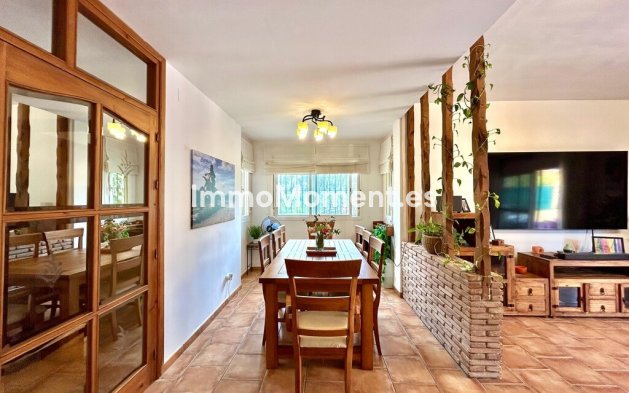 Resale - Detached villa - Estepona - Estepona Centro