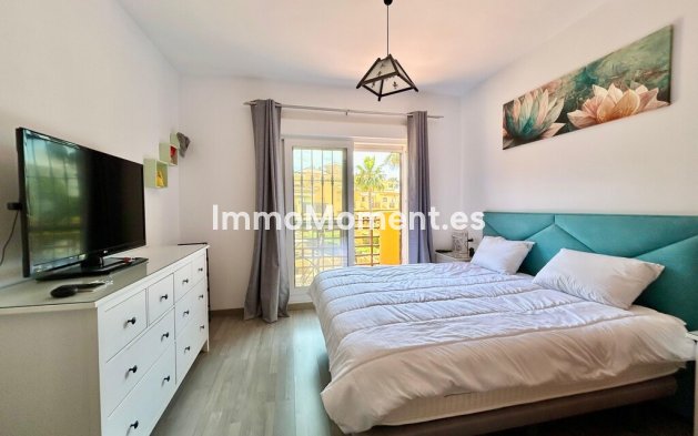 Resale - Detached villa - Estepona - Estepona Centro
