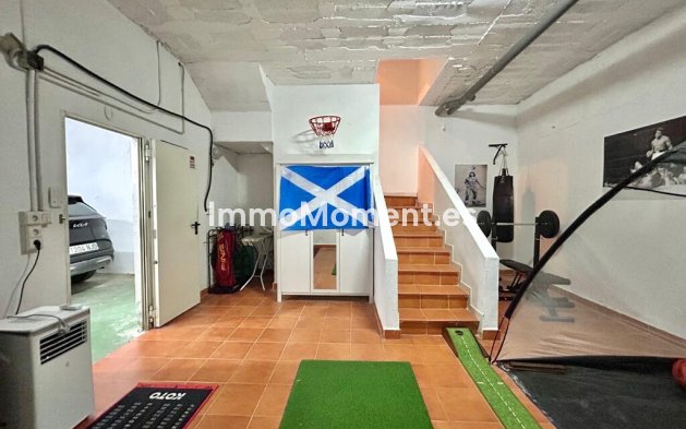 Resale - Detached villa - Estepona - Estepona Centro