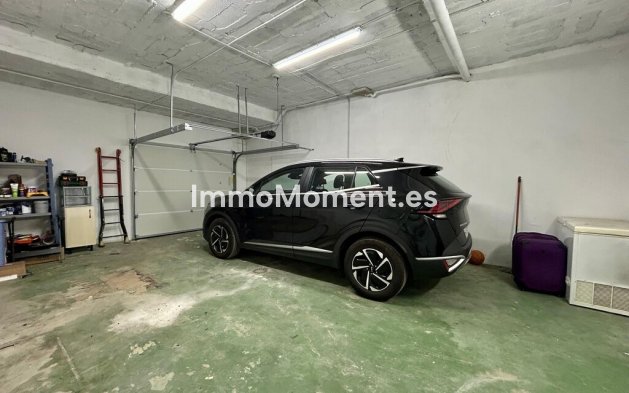 Resale - Detached villa - Estepona - Estepona Centro
