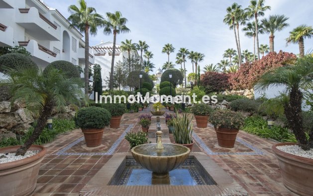 Resale - Apartment - Estepona - Selwo