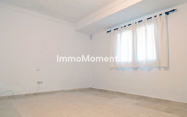 Resale - Country house - Inland  - Alhaurín el Grande Centro