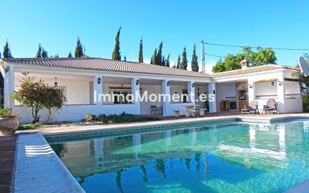 Resale - Country house - Inland  - Alhaurín el Grande Centro