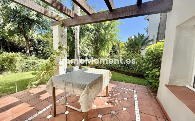 Revente - Villa individuelle - Estepona  - Costalita