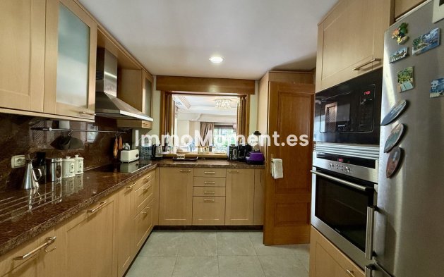 Revente - Villa individuelle - Estepona  - Costalita