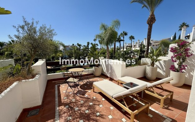 Revente - Villa individuelle - Estepona  - Costalita