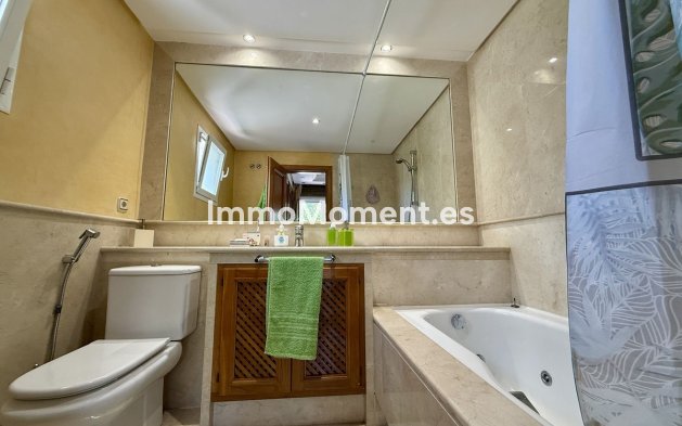 Revente - Villa individuelle - Estepona  - Costalita