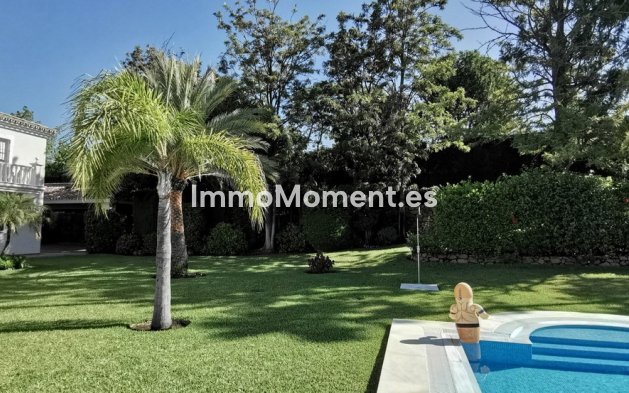 Reventa - Villa independiente - Estepona  - Estepona Centro