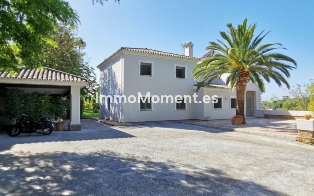Reventa - Villa independiente - Estepona  - Estepona Centro