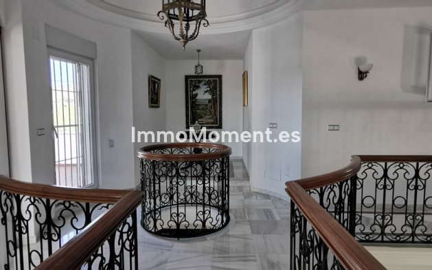 Reventa - Villa independiente - Estepona  - Estepona Centro