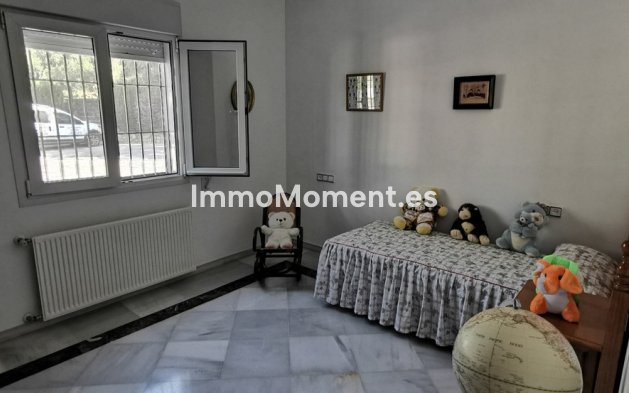 Reventa - Villa independiente - Estepona  - Estepona Centro