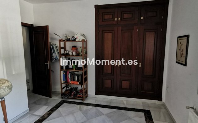 Reventa - Villa independiente - Estepona  - Estepona Centro