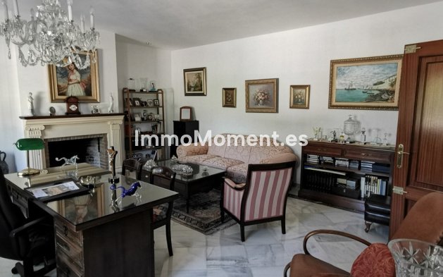 Reventa - Villa independiente - Estepona  - Estepona Centro