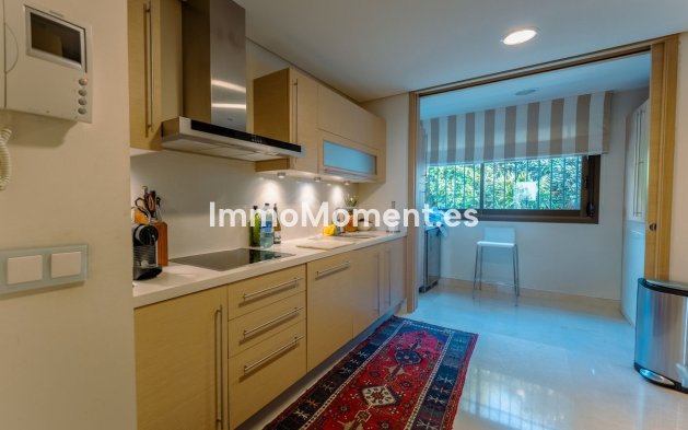 Resale - Apartment - Benahavís - La Quinta