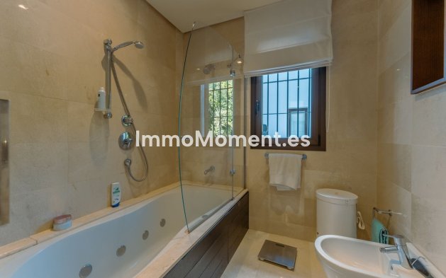 Resale - Apartment - Benahavís - La Quinta
