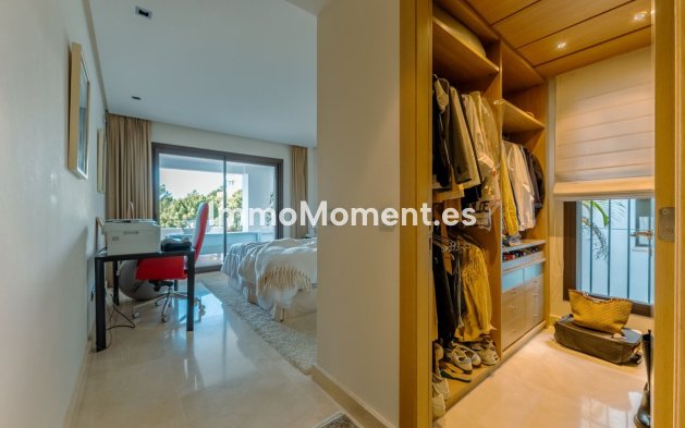 Resale - Apartment - Benahavís - La Quinta