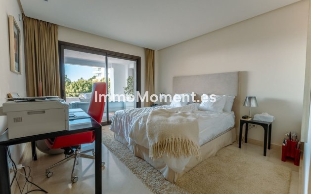 Resale - Apartment - Benahavís - La Quinta