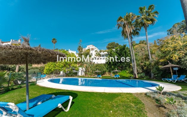 Resale - Apartment - Benahavís - La Quinta