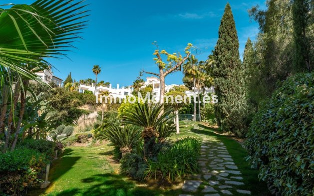 Resale - Apartment - Benahavís - La Quinta