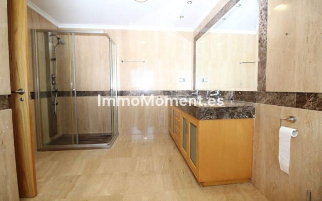 Wiederverkauf - Wohnung - Marbella - Puerto Banús