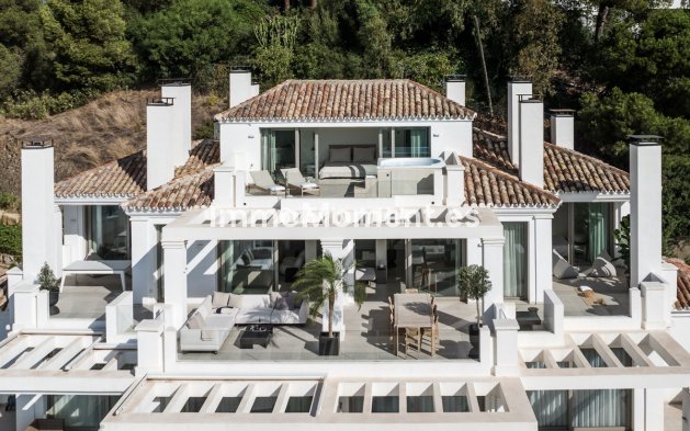 Resale - Apartment - Marbella - Nueva Andalucía