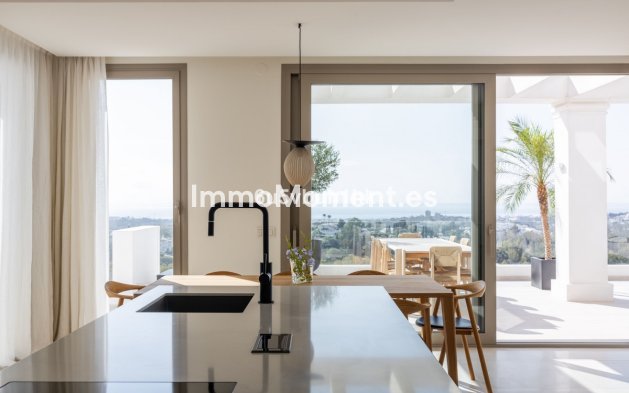 Resale - Apartment - Marbella - Nueva Andalucía