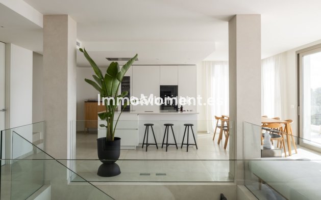 Resale - Apartment - Marbella - Nueva Andalucía