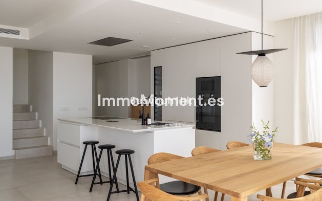 Resale - Apartment - Marbella - Nueva Andalucía