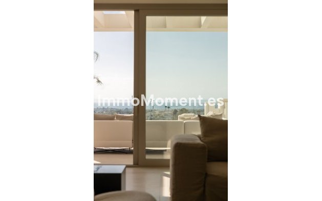 Resale - Apartment - Marbella - Nueva Andalucía