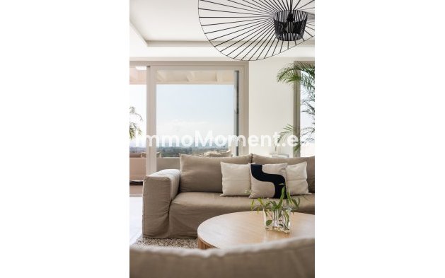Resale - Apartment - Marbella - Nueva Andalucía