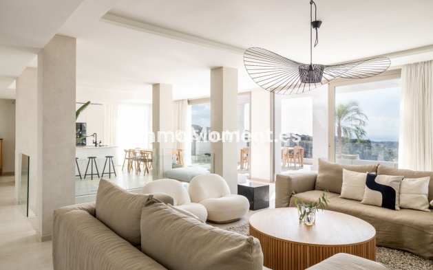 Resale - Apartment - Marbella - Nueva Andalucía