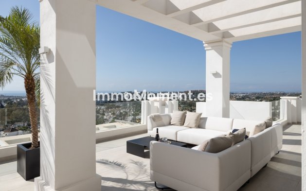 Resale - Apartment - Marbella - Nueva Andalucía