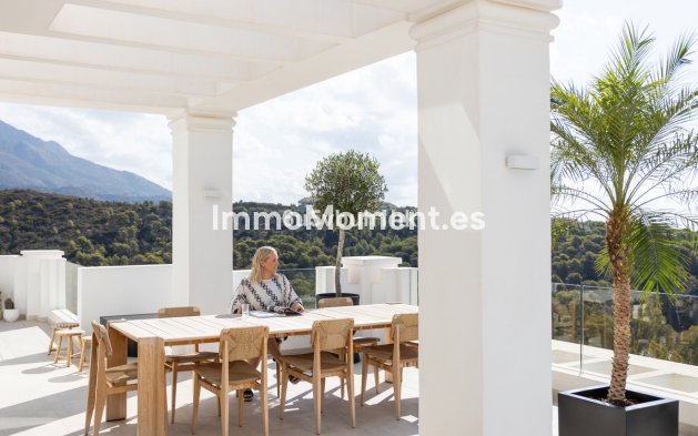 Resale - Apartment - Marbella - Nueva Andalucía