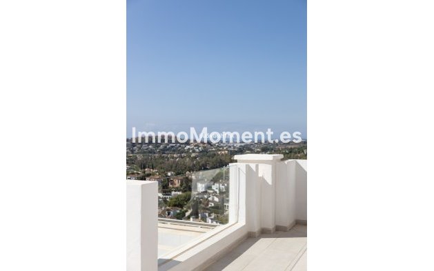 Resale - Apartment - Marbella - Nueva Andalucía