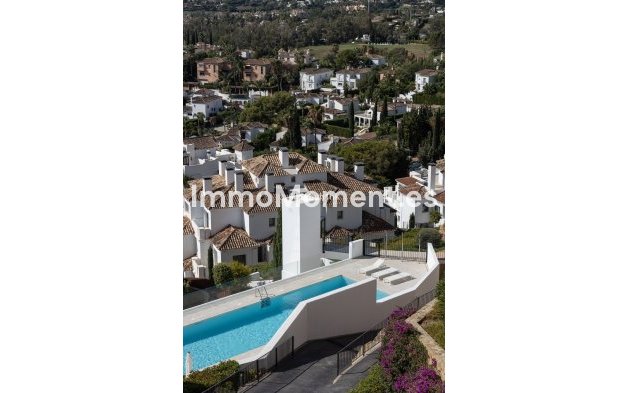 Resale - Apartment - Marbella - Nueva Andalucía