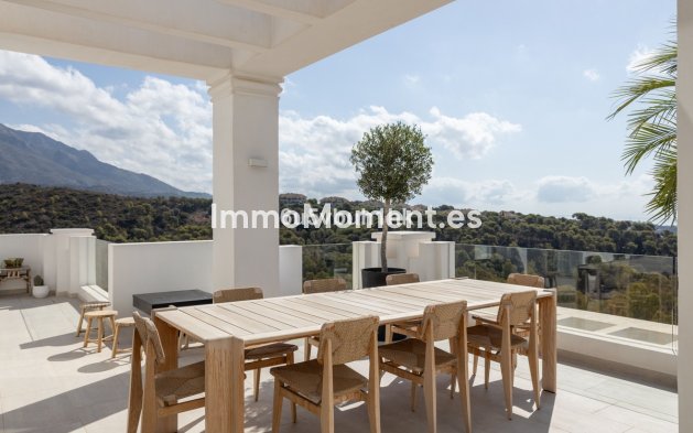 Resale - Apartment - Marbella - Nueva Andalucía