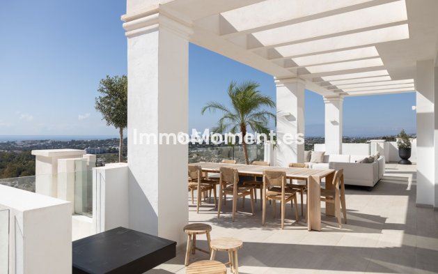 Resale - Apartment - Marbella - Nueva Andalucía
