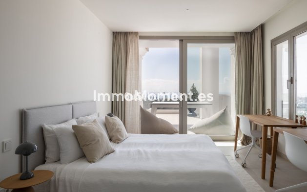 Resale - Apartment - Marbella - Nueva Andalucía
